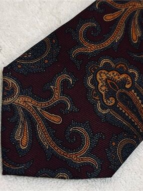 Brand New Stylish Tie By Chaps